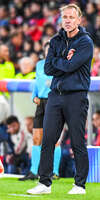 22.09.2026, Unterhaching, Deutschland. UEFA Women's Champions League, 1. Spieltag der Ligaphase: FC Bayern München Frauen gegen Manchester City. UWCL-Auftakt der FC Bayern Frauen und erstes UWCL-Pflichtspiel im neuen Zuhause Sportpark Unterhaching. Andrée Jeglertz (Cheftrainer, Manchester City Frauen)