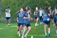 05.08.2026, München, Deutschland. Google Pixel Frauen-Bundesliga: Die FC Bayern Frauen absolvieren auf dem FC Bayern Campus eine Trainingseinheit zur Vorbereitung auf das Testspiel gegen Paris FC. Kassandra Potsi (FC Bayern Frauen)