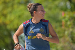 05.08.2026, München, Deutschland. Google Pixel Frauen-Bundesliga: Die FC Bayern Frauen absolvieren auf dem FC Bayern Campus eine Trainingseinheit zur Vorbereitung auf das Testspiel gegen Paris FC. Arianna Caruso (FC Bayern Frauen)