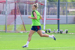 19.08.2026, München, Deutschland. Google Pixel Frauen-Bundesliga: Die FC Bayern Frauen absolvieren auf dem FC Bayern Campus eine Trainingseinheit vor dem Bundesliga-Saisonauftakt gegen den 1. FC Union Berlin. Giulia Gwinn (FC Bayern Frauen)