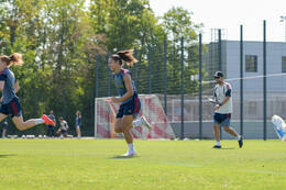 05.08.2026, München, Deutschland. Google Pixel Frauen-Bundesliga: Die FC Bayern Frauen absolvieren auf dem FC Bayern Campus eine Trainingseinheit zur Vorbereitung auf das Testspiel gegen Paris FC. Lena Oberdorf (FC Bayern Frauen)