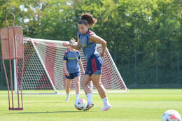 05.08.2026, München, Deutschland. Google Pixel Frauen-Bundesliga: Die FC Bayern Frauen absolvieren auf dem FC Bayern Campus eine Trainingseinheit zur Vorbereitung auf das Testspiel gegen Paris FC. Lena Oberdorf (FC Bayern Frauen)