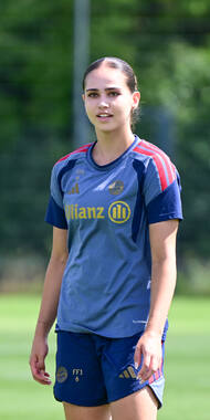 19.08.2026, München, Deutschland. Google Pixel Frauen-Bundesliga: Die FC Bayern Frauen absolvieren auf dem FC Bayern Campus eine Trainingseinheit vor dem Bundesliga-Saisonauftakt gegen den 1. FC Union Berlin. Kassandra Potsi (FC Bayern Frauen)